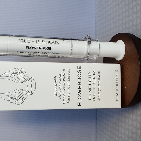 True + Luscious Flowerdose Plumping Lip and Eye Serum - Picture 4 of 12